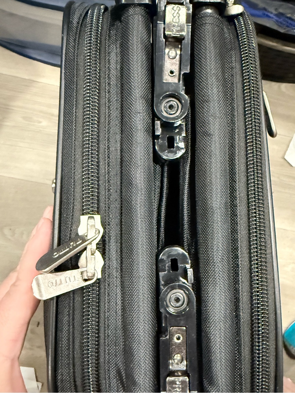 Tutto brand, sewing machine travel case. Never used retails 399 carry on size - Picture 5 of 16